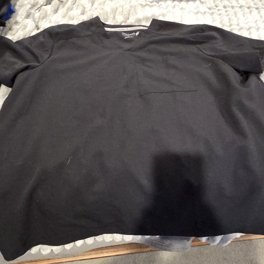 6 Men's Fabletics Scrub Tops. XXL Or 2X. Normally 39.95 Ea 150 For Set